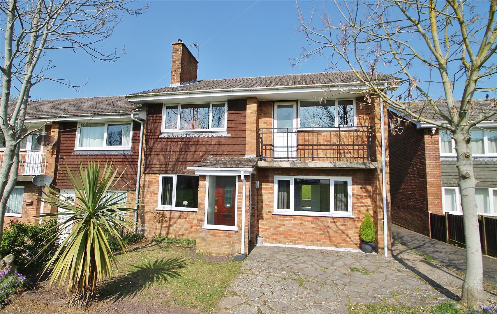 2 Bedroom Property For Sale in Basingstoke £170,000